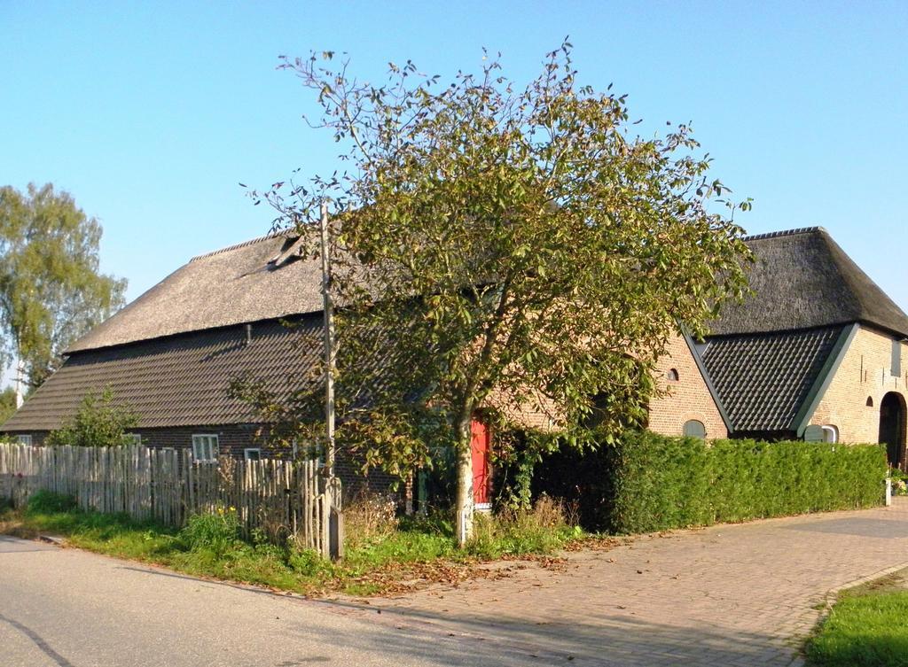 Bed & Breakfast Hofstede Het Klaphek Randwijk Bilik gambar