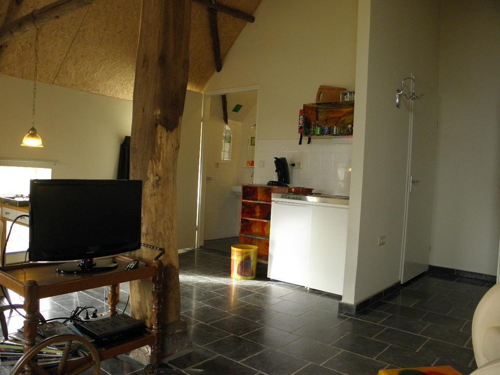 Bed & Breakfast Hofstede Het Klaphek Randwijk Bilik gambar