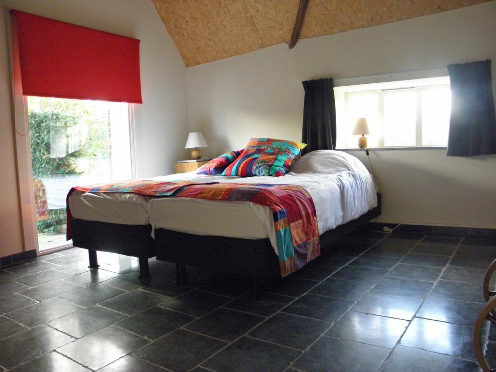 Bed & Breakfast Hofstede Het Klaphek Randwijk Bilik gambar