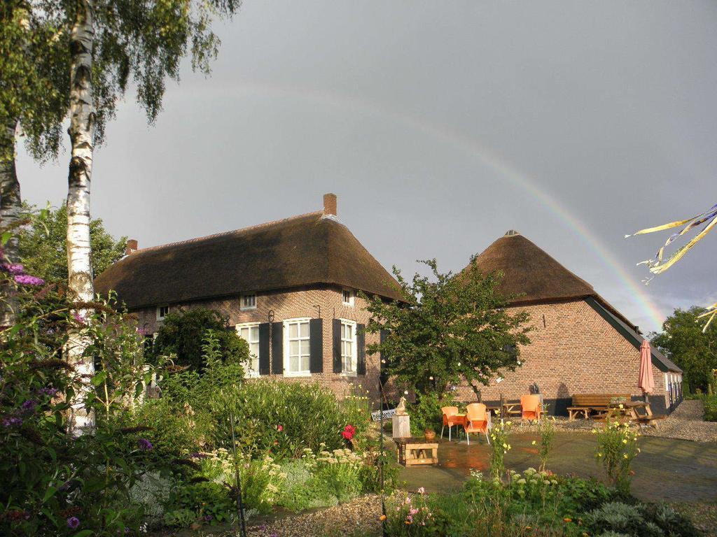 Bed & Breakfast Hofstede Het Klaphek Randwijk Bilik gambar